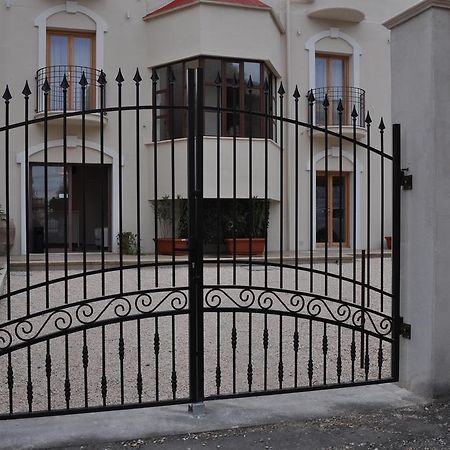 Ibasilischi Hotell Irsina Exteriör bild